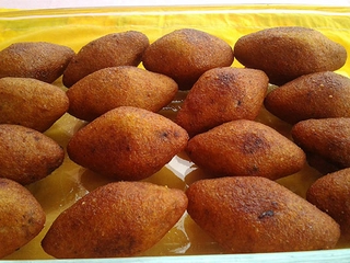 Urfa Usulü İçli Köfte Tarifi ve Malzemeleri Urfa Usulü İçli Köfte Tarifi ve Malzemeleri